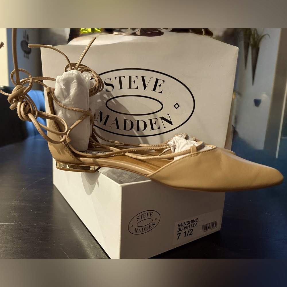 Blush beige women’s flats